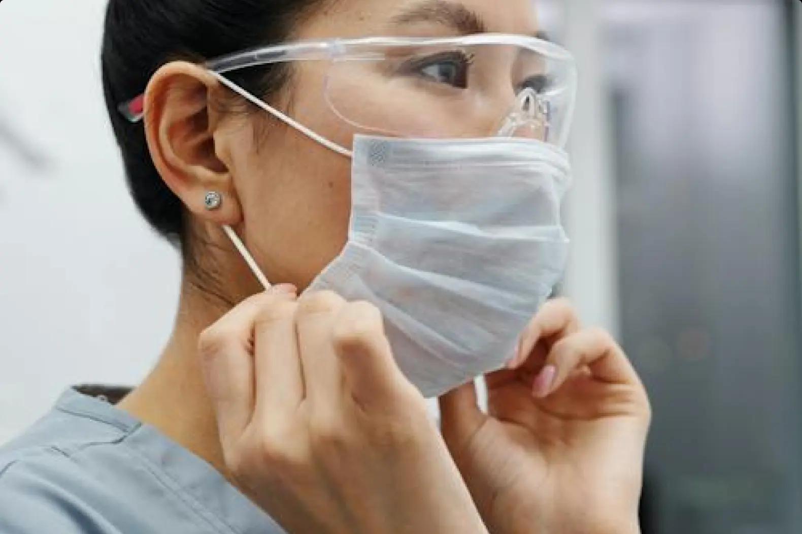 Picture of dentist wearing a mask